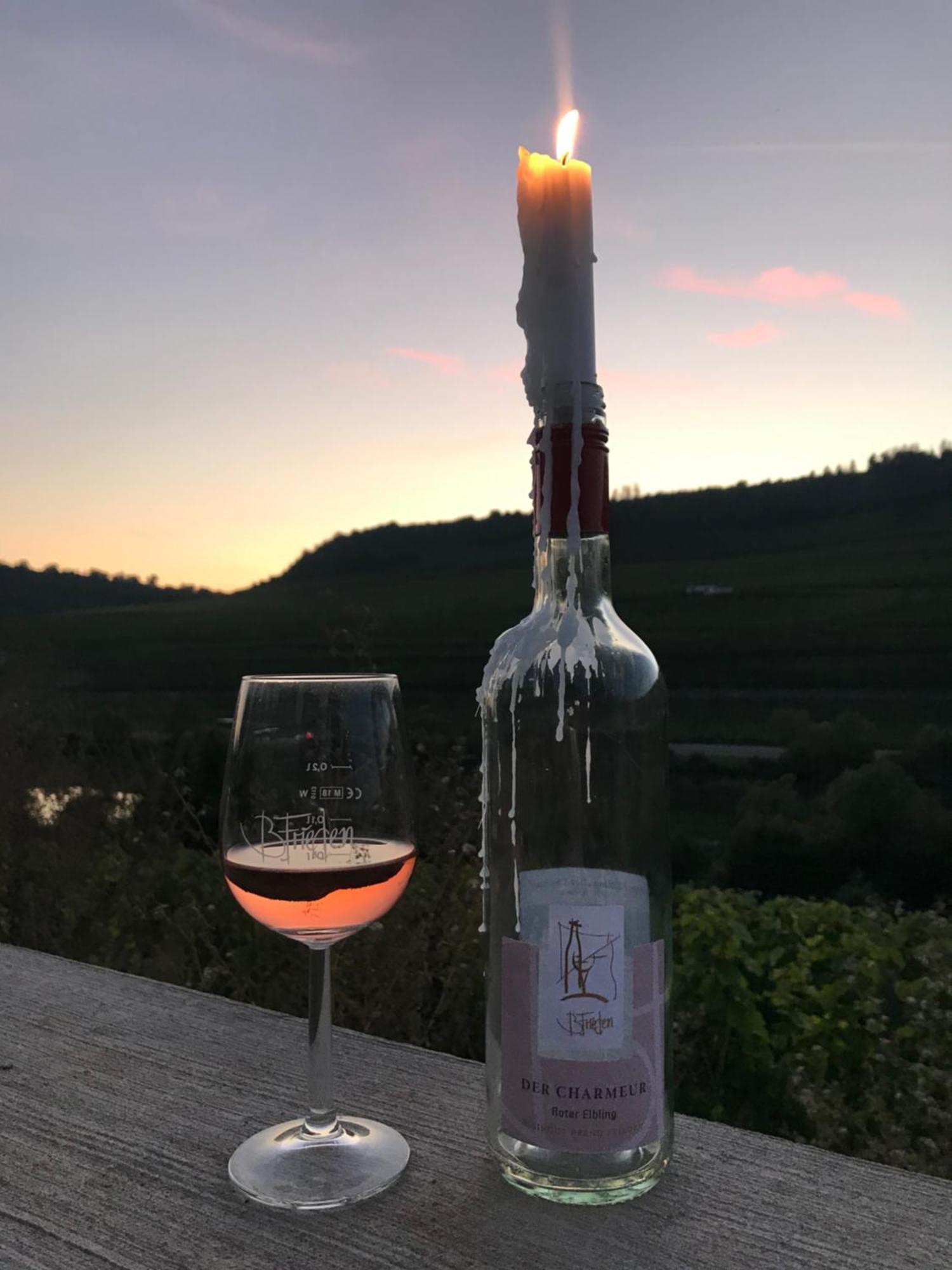 Gaestehaus Und Weingut Bernd Frieden Nittel Exteriör bild