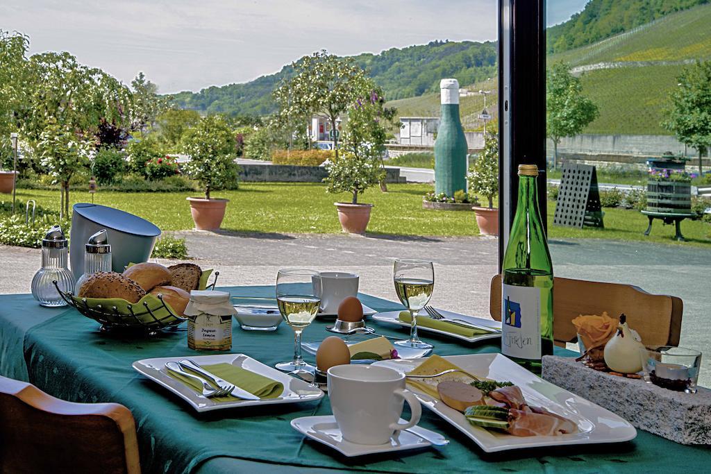 Gastehaus Und Weingut Bernd Frieden Hotell Nittel Exteriör bild