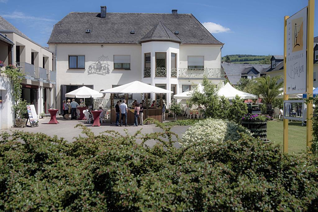 Gastehaus Und Weingut Bernd Frieden Hotell Nittel Exteriör bild