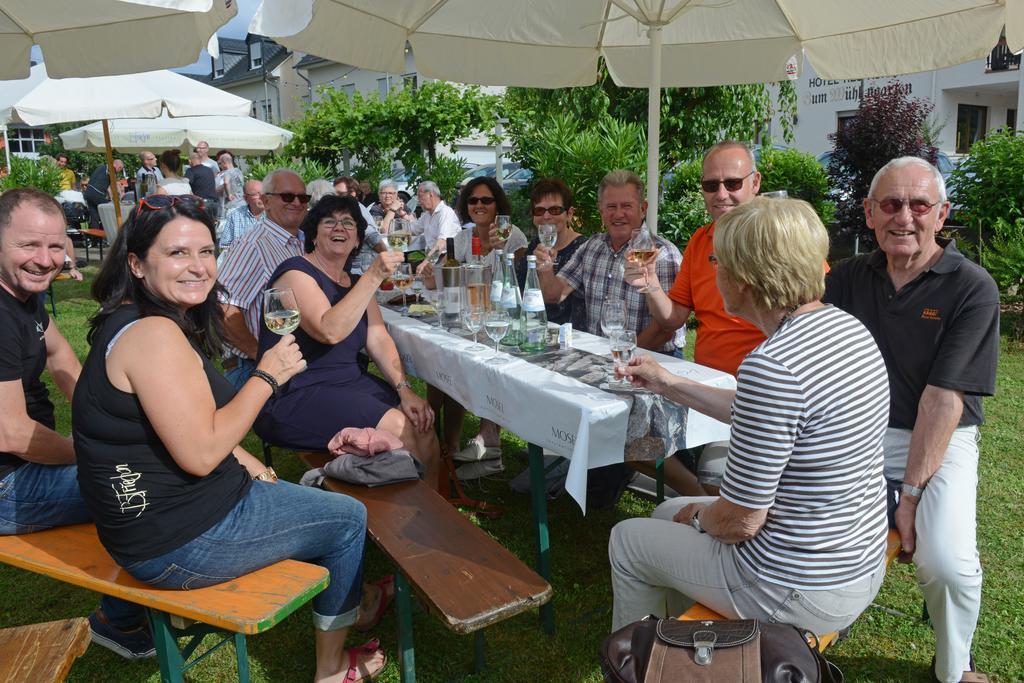 Gastehaus Und Weingut Bernd Frieden Hotell Nittel Exteriör bild