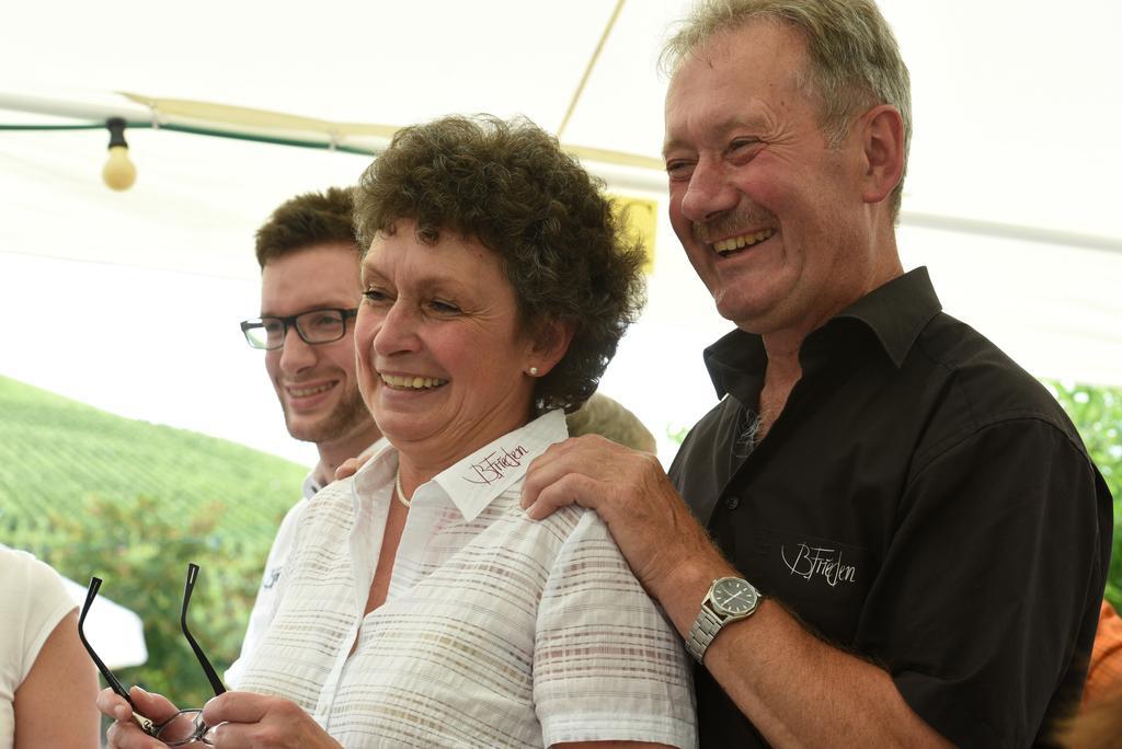 Gaestehaus Und Weingut Bernd Frieden Nittel Exteriör bild