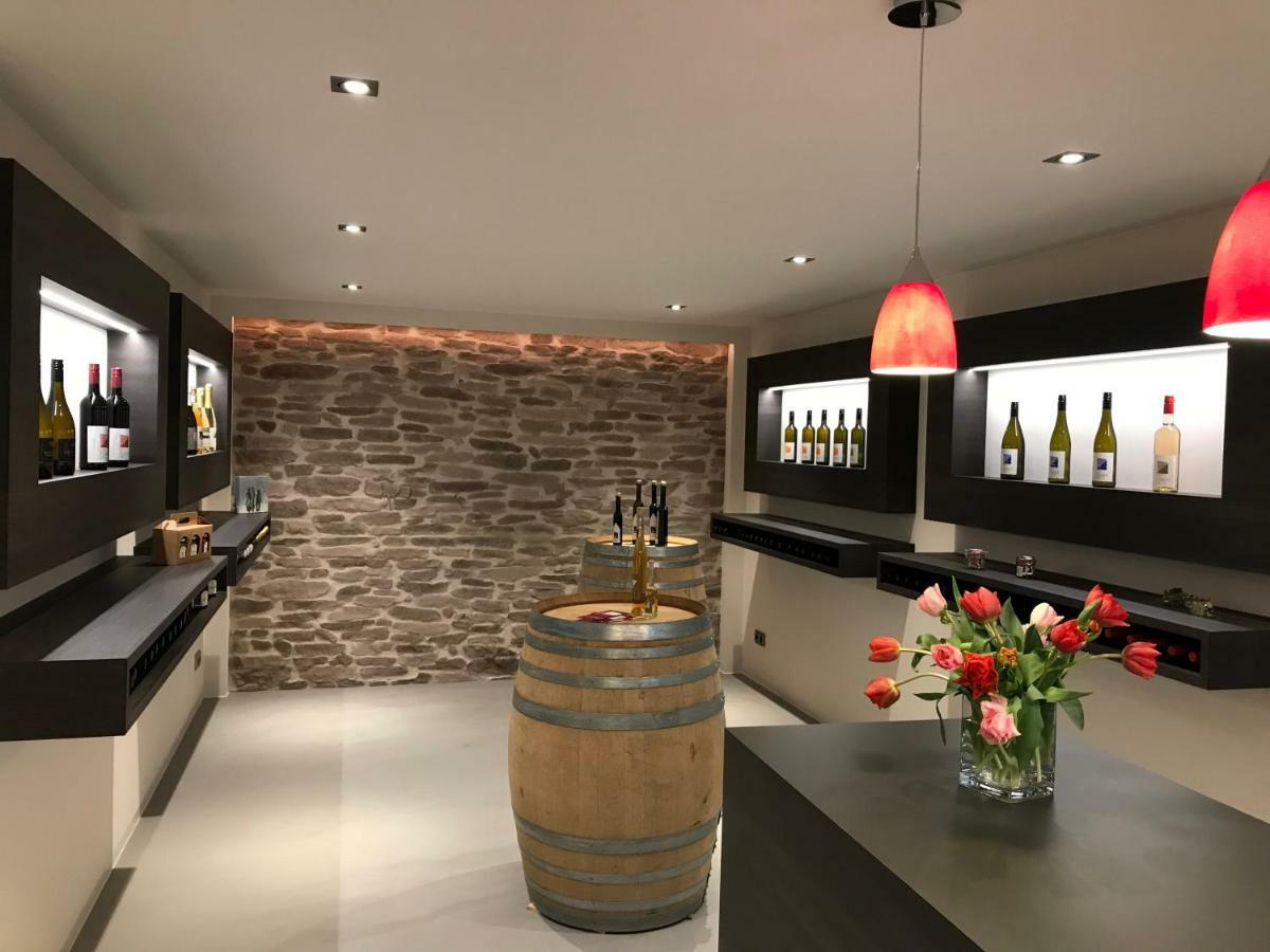 Gaestehaus Und Weingut Bernd Frieden Nittel Exteriör bild